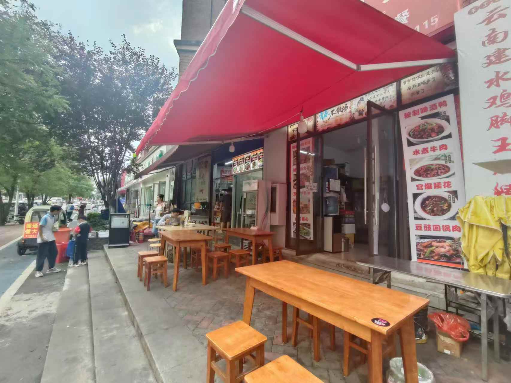 白云俊发城十字路口快递店转让